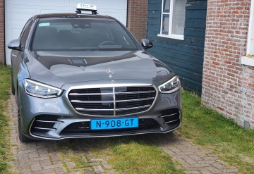 Wij stellen graag aan u voor: onze nieuwe auto!